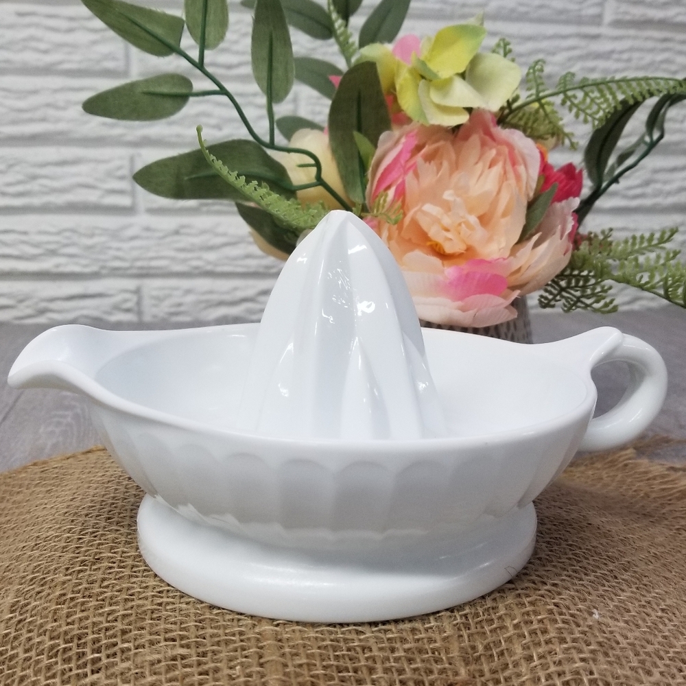 Vintage Milkglass Juicer